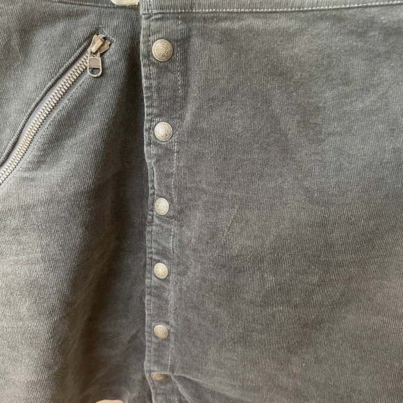 KUHL Green Button Down Corduroy Straight Skirt w 2 Front Zipped Pockets - 14 - Picture 4 of 10